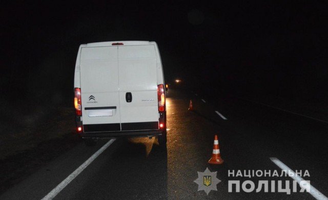 На Волині бус збив підлітка