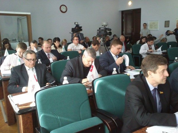 Депутатів Луцькради посадили по-новому. ФОТО