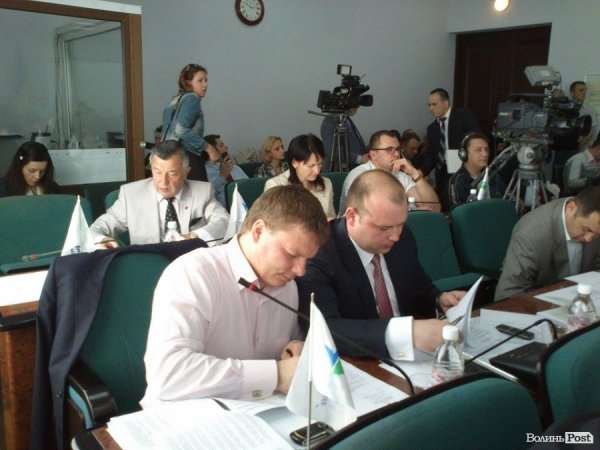 Депутатів Луцькради посадили по-новому. ФОТО