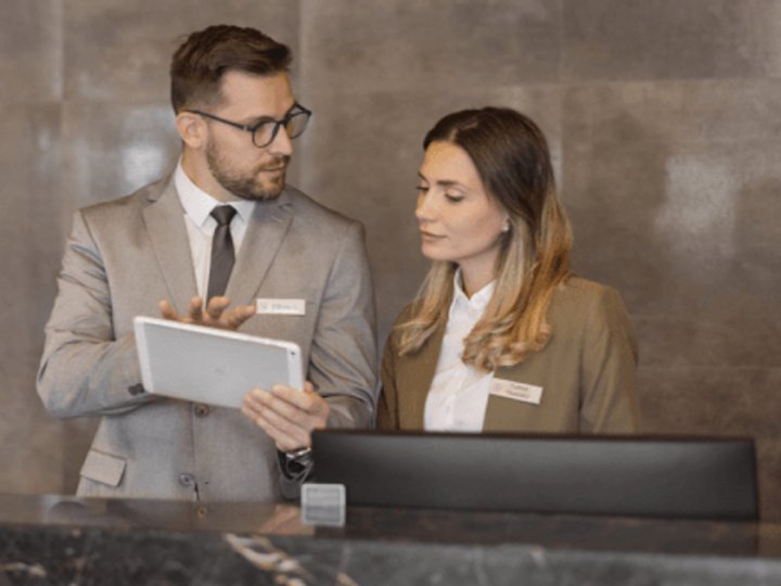 Столичний стандарт: чому виготовлення металевих бейджів у Києві варто довірити виробнику 