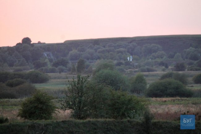 Показали вечірні краєвиди Володимир-Волинського краю. ФОТО