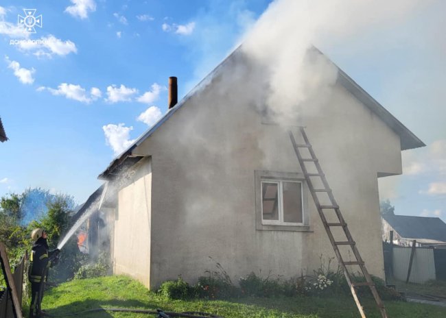 На Волині чоловік підпалив солому в тюках