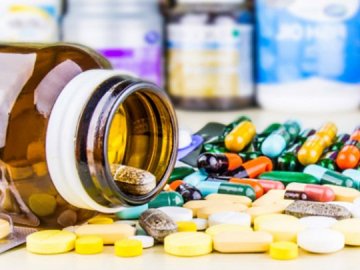 Медикам заборонять виписувати пацієнтам рецептурні препарати без рецепту