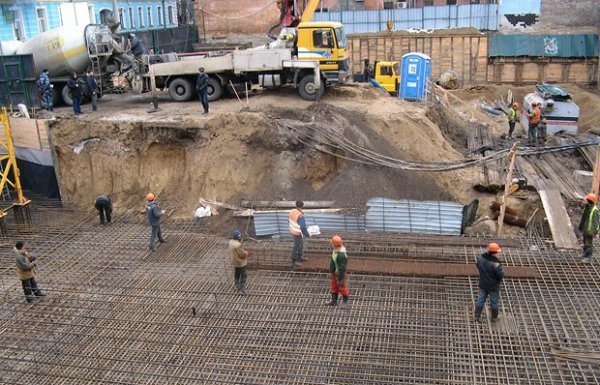 У Києві знищують фундамент палацу князя Володимира. ФОТО