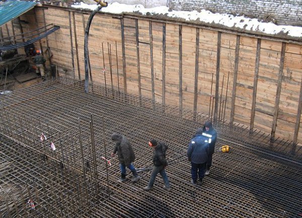 У Києві знищують фундамент палацу князя Володимира. ФОТО