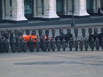 У мережі з’явилося унікальне кольорове відео похорону Сталіна