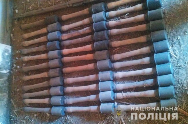 Лучанин знайшов арсенал зброї під час ремонту. ФОТО