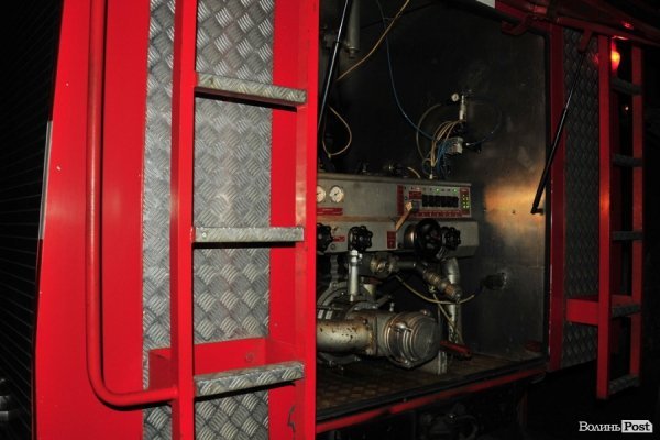 Переполох у Луцьку: дим у підвалі налякав мешканців багатоповерхівки. ФОТО