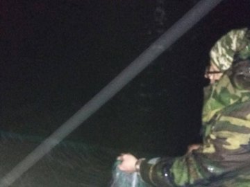 На волинському водосховищі вилучили браконьєрські сітки
