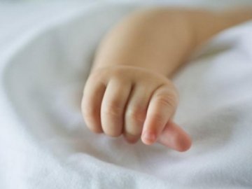 Матір, яка викинула у річку новонароджену дитину у Камені-Каширському, досі не знайшли