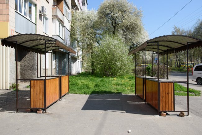 У Луцьку встановили ятки для торгівлі городиною. ФОТО 