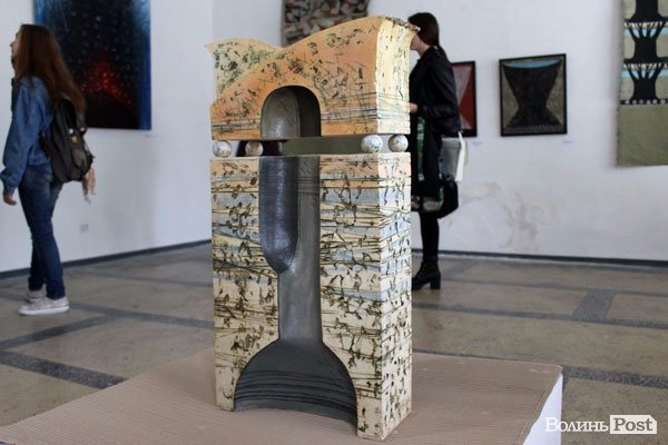 У Луцьку презентували виставку сучасного мистецтва