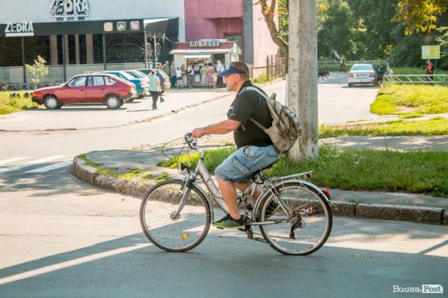 «Хто живе на ЛПЗ, тому у житті везе»: день на луцькому районі контрастів. ФОТО