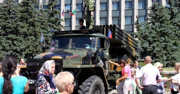 День десантника у «ДНР»: верхи на танках. ФОТО