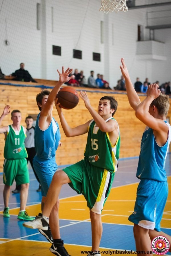 Фото міжнародного баскетбольного турніру в Луцьку