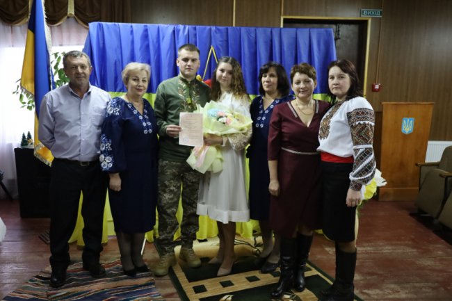 На Волині військовий та його обраниця взяли шлюб за одну добу. ФОТО