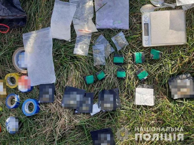 У Луцьку затримали закладчика, який розповсюджував наркотики через Інтернет. ФОТО