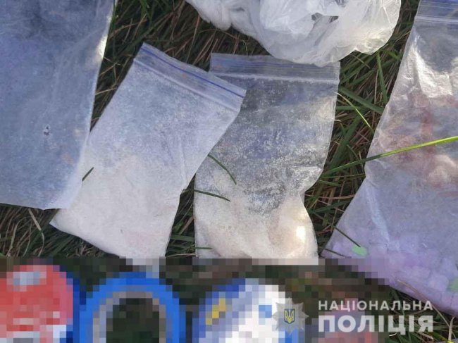 У Луцьку затримали закладчика, який розповсюджував наркотики через Інтернет. ФОТО