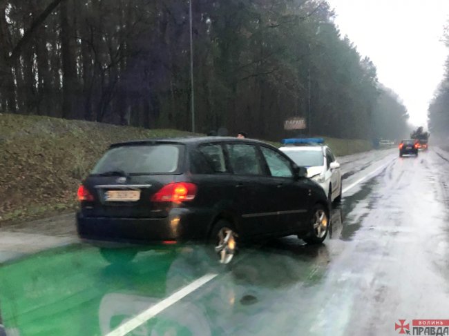 У Ківерцях зіткнулись вантажівка та легковик. ФОТО