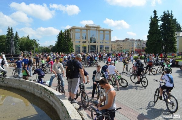 Велодень у Луцьку зібрав більше тисячі людей. ФОТО 