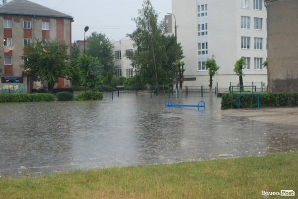 Спортивний майданчик школи №9