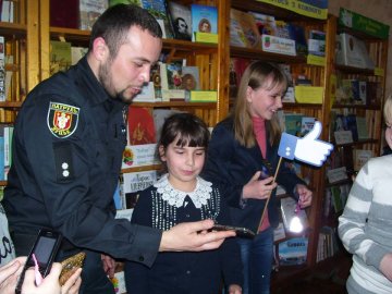 Патрульні розповіли ковельській малечі про безпеку на дорогах