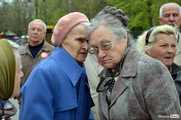 Святкувати «пєрвамай» в Луцьк приїхали комуністи з «Таїланду, Сінгапуру і Бермудів». ФОТО