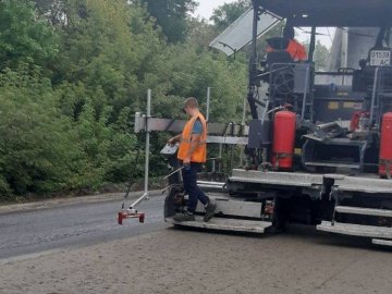 Дорожники «взялися» за ремонт ділянки міжнародного автошляху поблизу Луцька.ФОТО