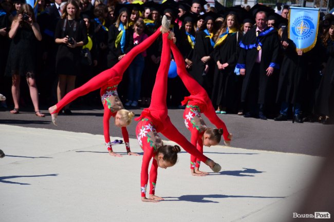 Більше тисячі першокурсників посвятили у студенти СНУ. ФОТО