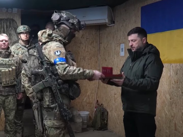 Зеленський відвідав воїнів 14 ОМБр у Куп'янську. ВІДЕО