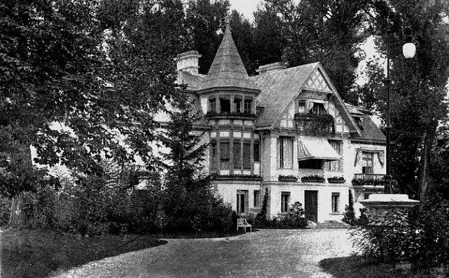 Субтропічний курорт і згаслий вулкан: 15 несподіваних історичних фото Волині