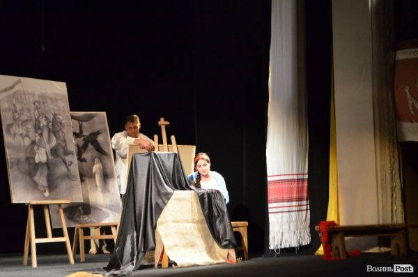 Нестандартна моновистава у Луцьку. ФОТО