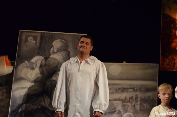 Нестандартна моновистава у Луцьку. ФОТО