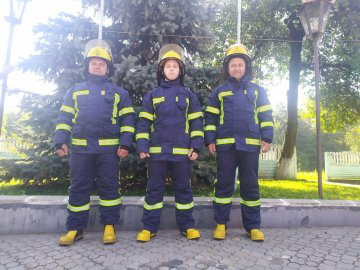 Відповідає європейським стандартам: волинські вогнеборці отримали новий бойовий одяг. ФОТО