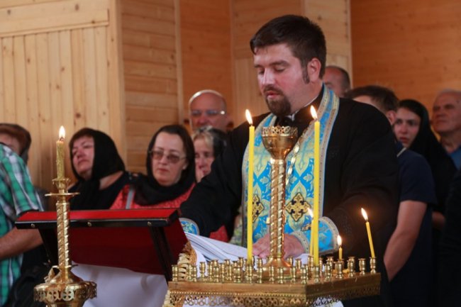 Під Луцьком попрощались із молодим священником, який раптово помер. ФОТО