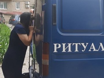 Моторошне вбивство на Соборності: чоловік бив дружину протягом 20 років