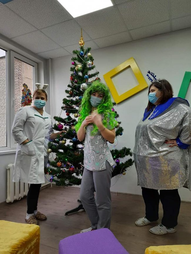 Медики з Волині влаштували новорічний флешмоб для маленьких пацієнтів. ФОТО