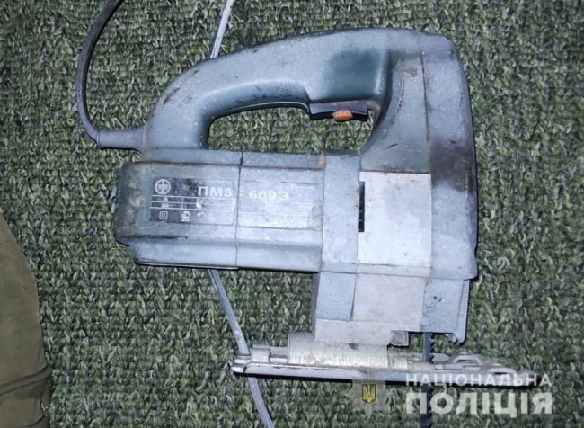 На Волині крадій кілька днів «витягав» із господарського приміщення інструменти