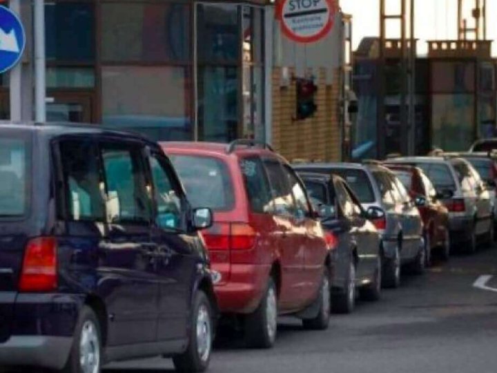 Черги на волинському кордоні: поради від митників, як уникнути тривалого очікування