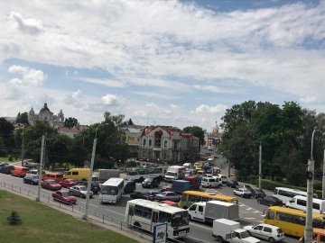 У Луцьку біля Старого ринку – «тягучка». ФОТО