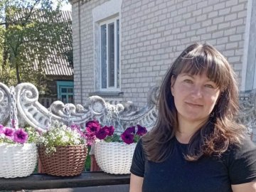 На Волині багатодітна матір створює оригінальні підвазонники. ФОТО