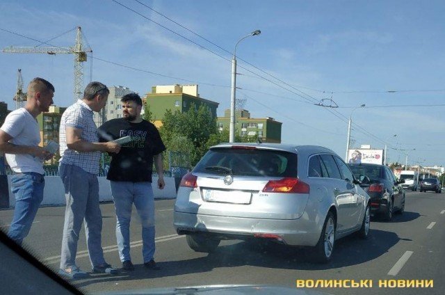 У Луцьку  через аварію на Перемоги – ускладнений рух