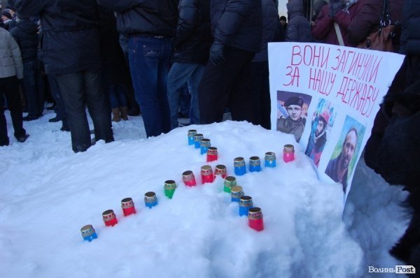 Куточок пам'яті за загиблими на Грушевського