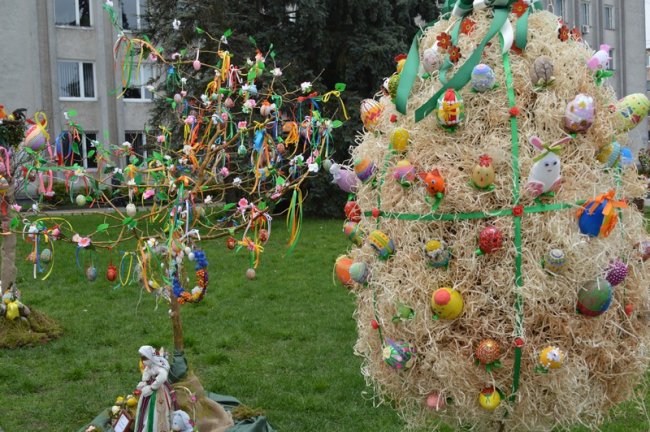 Центральну частину Ковеля прикрасили великодніми декораціями. ФОТО