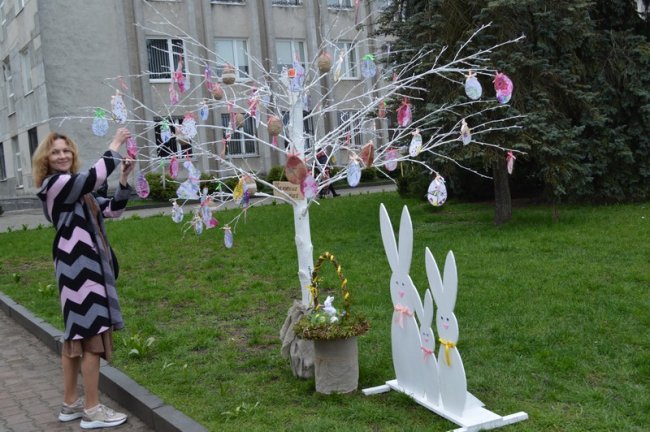 Центральну частину Ковеля прикрасили великодніми декораціями. ФОТО