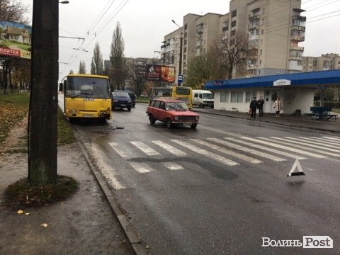 Аварія в Луцьку: маршрутка в'їхала в бус. ФОТО