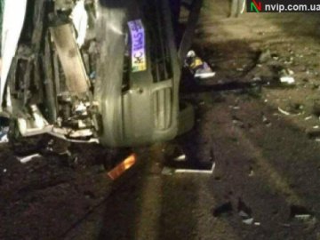 У Нововолинську зіткнулися два автобуси. Постраждалих діставали через дах