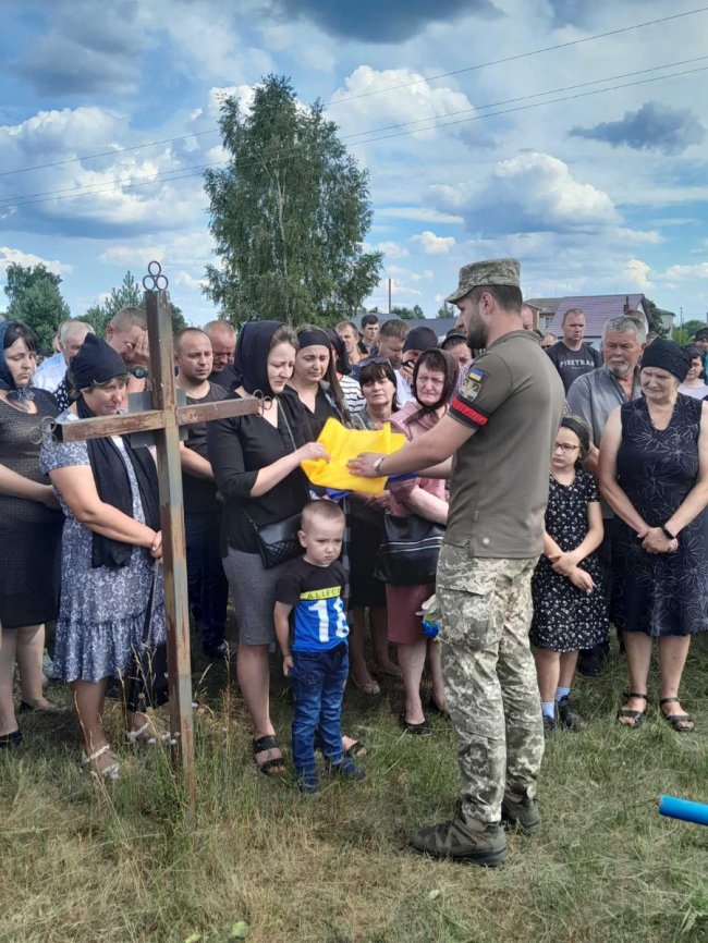 На Волині провели в останню дорогу Героя Володимира Клекочка, який загинув внаслідок танкового обстрілу