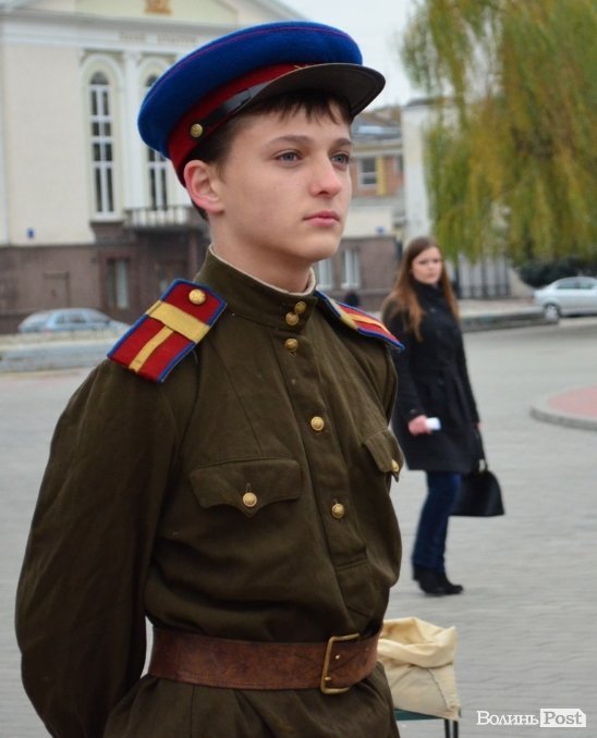 «НКВДисти-охоронці хліба» в Луцьку нагадують про голодомор. ФОТО 