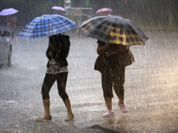 На Волині 30 червня прогнозують спеку, грози і шквал 